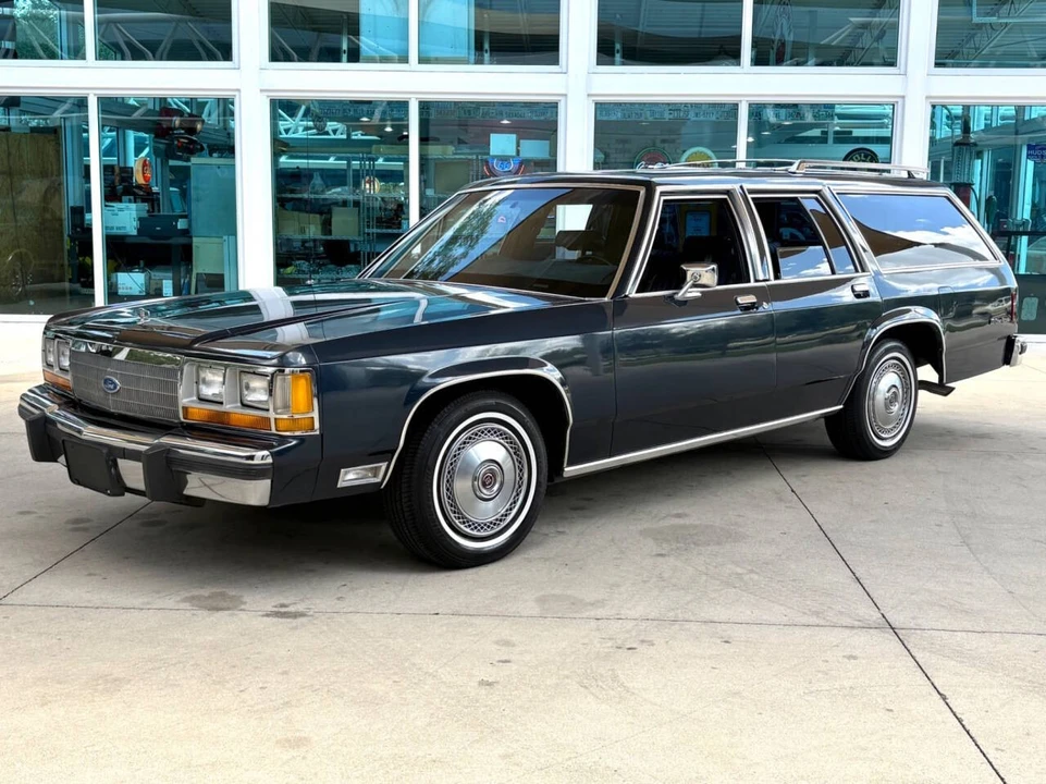 1988 Ford Crown Victoria - Image 11 of 31