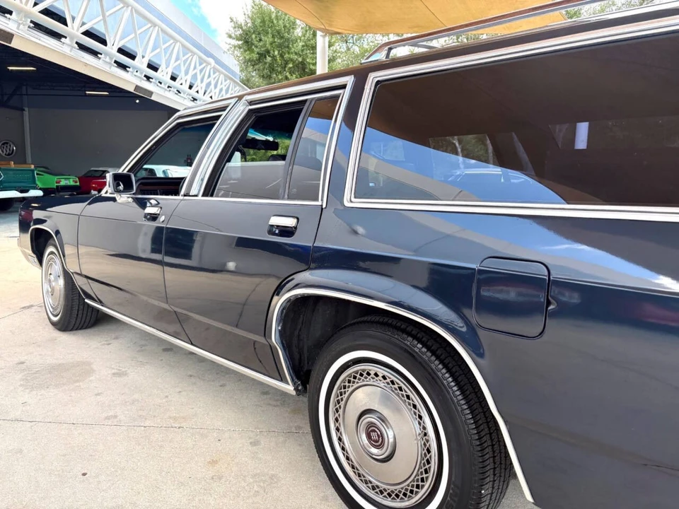 1988 Ford Crown Victoria - Image 14 of 31