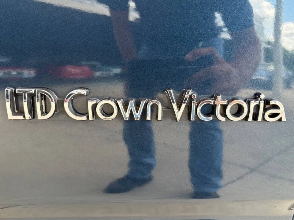 1988 Ford Crown Victoria - Image 22 of 31