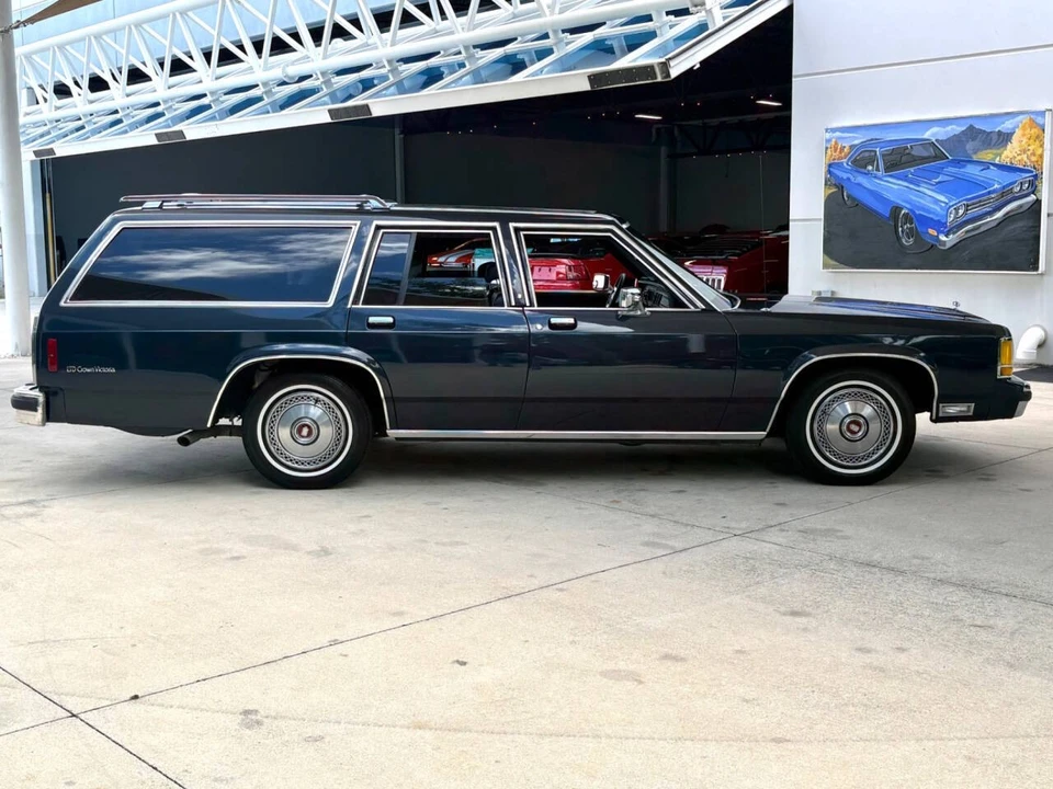 1988 Ford Crown Victoria - Image 5 of 31