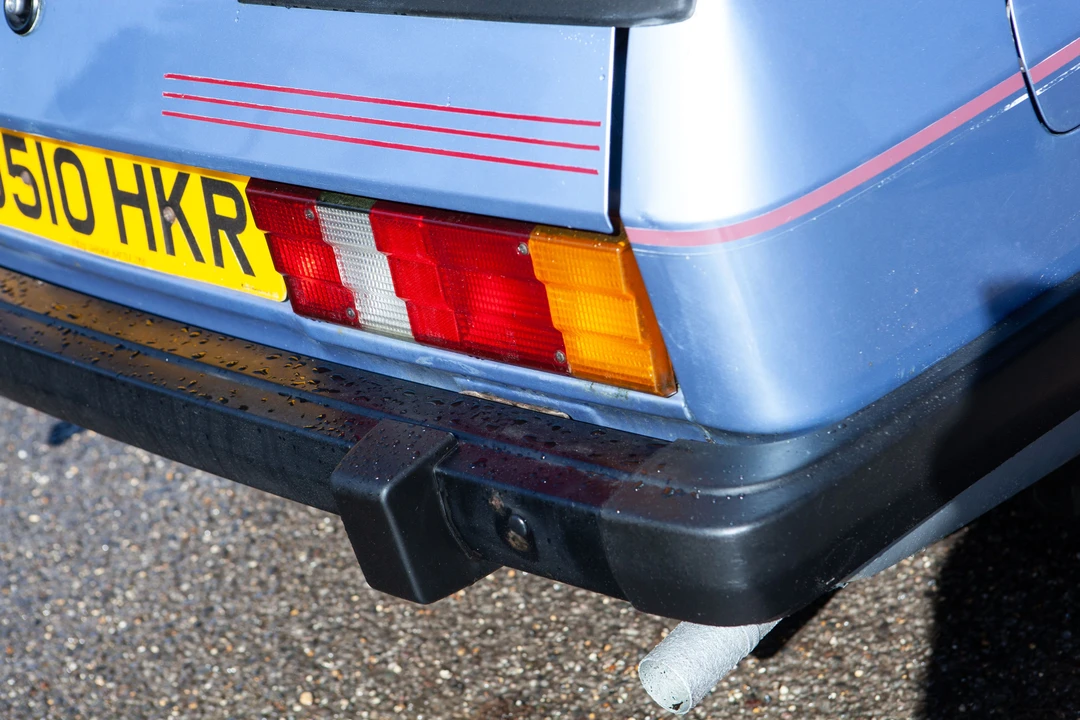 1988 Ford Escort - Image 25 of 31