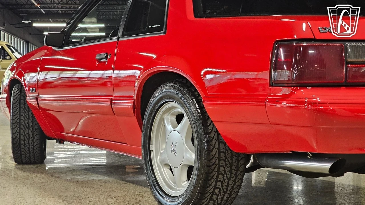 1988 Ford Mustang 3rd Gen - Image 11 of 12