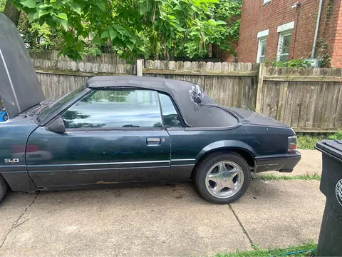 1988 Ford Mustang Deluxe Convertible 2D