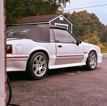 1988 Ford Mustang GT Convertible 2D
