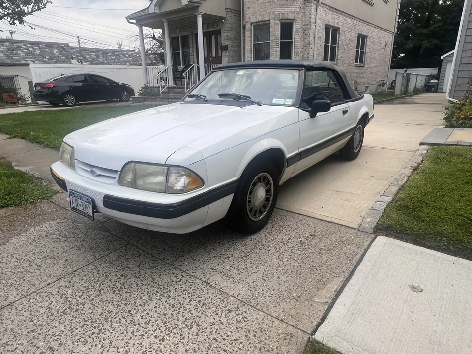 1988 Ford Mustang 3rd Gen - Image 4 of 31
