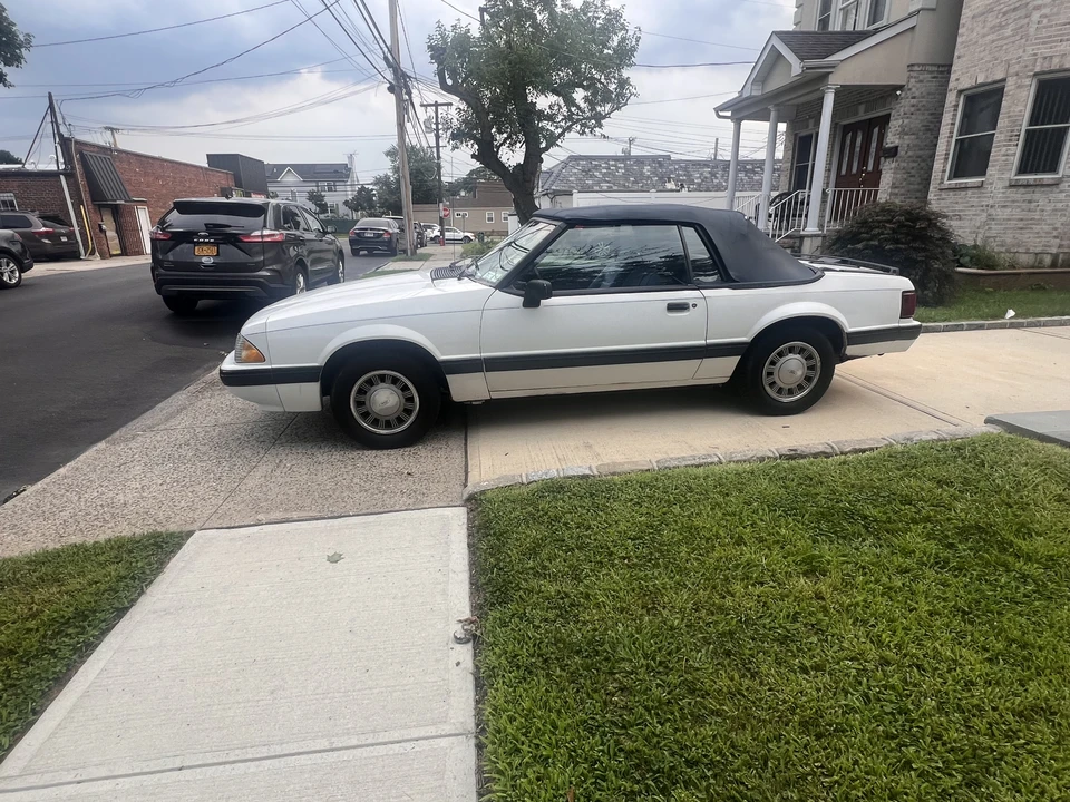 1988 Ford Mustang 3rd Gen - Image 7 of 31