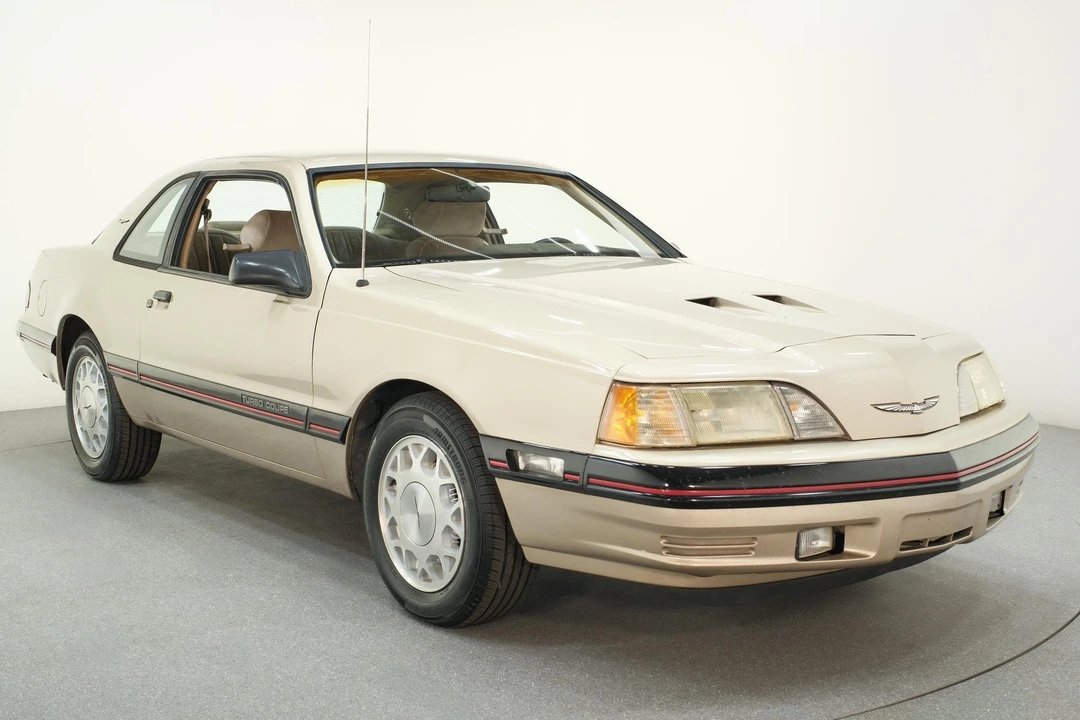 1988 Ford Thunderbird 9th Gen - Image 8 of 17