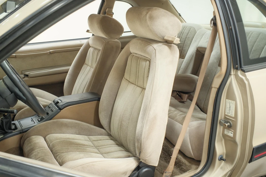 1988 Ford Thunderbird 9th Gen - Image 15 of 17