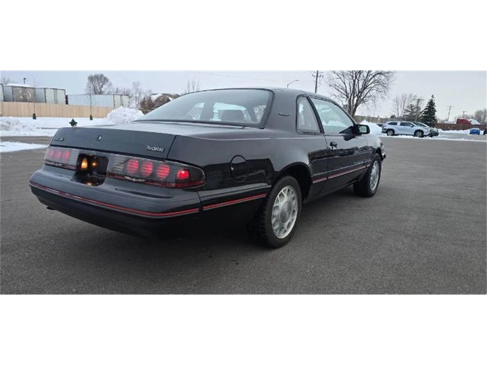 1988 Ford Thunderbird 9th Gen - Image 20 of 25