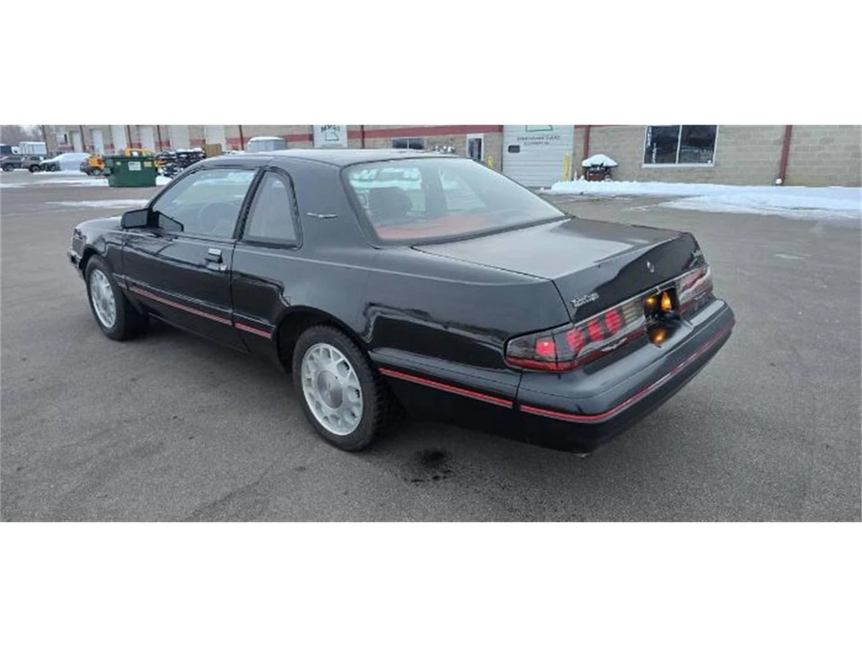 1988 Ford Thunderbird 9th Gen - Image 18 of 25