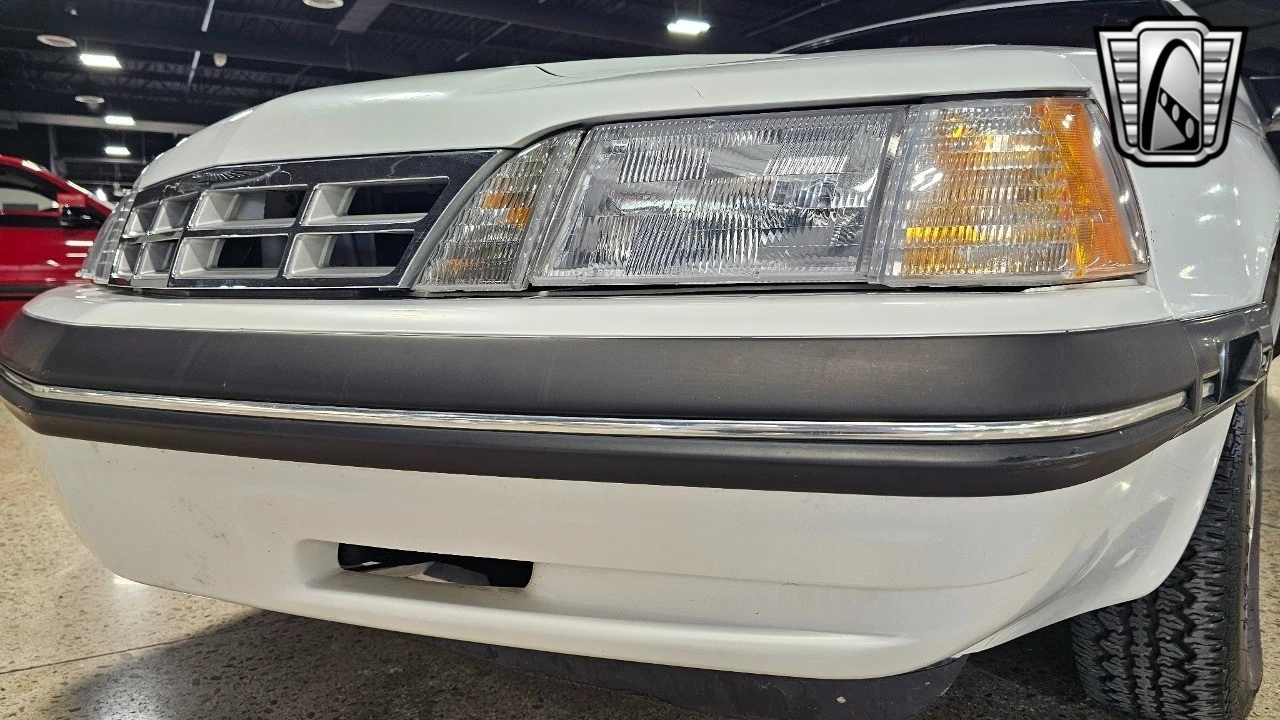 1988 Ford Thunderbird 9th Gen - Image 11 of 12