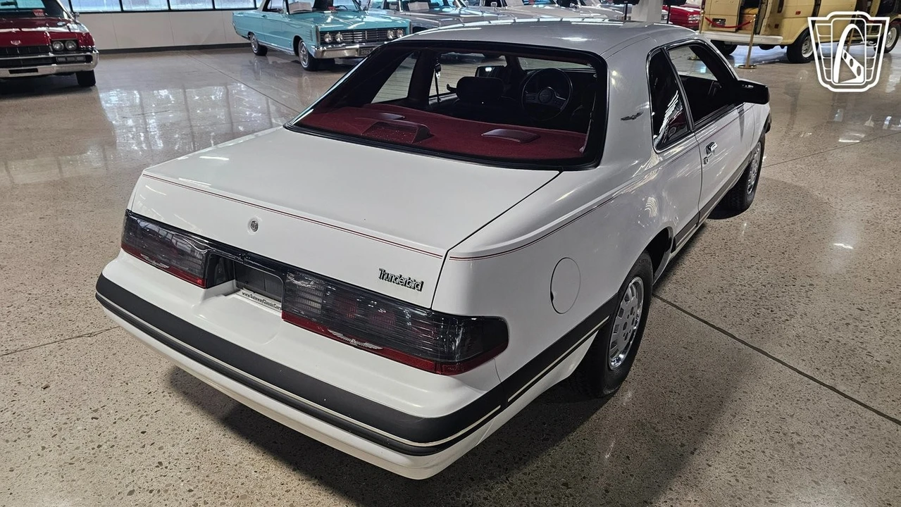 1988 Ford Thunderbird 9th Gen - Image 11 of 12