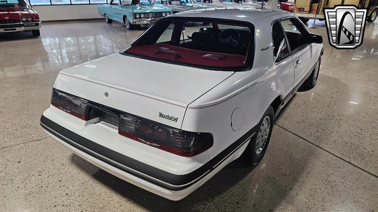 1988 Ford Thunderbird 9th Gen - Image 5 of 12