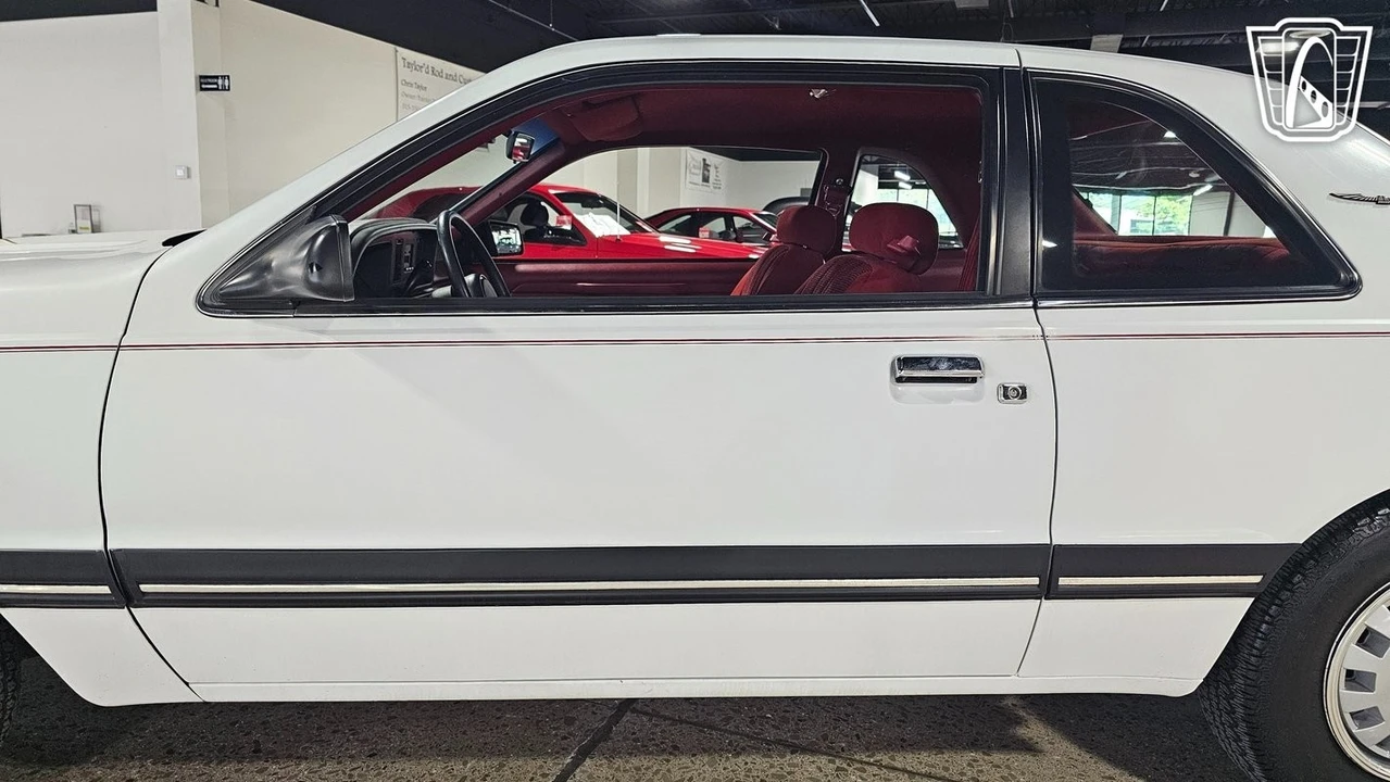 1988 Ford Thunderbird 10th Gen - Image 19 of 21