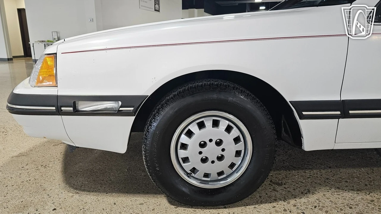 1988 Ford Thunderbird 10th Gen - Image 18 of 21