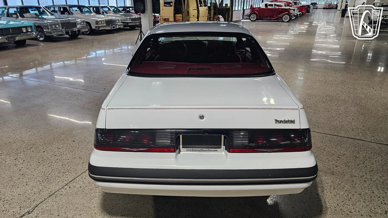 1988 Ford Thunderbird 9th Gen - Image 9 of 12