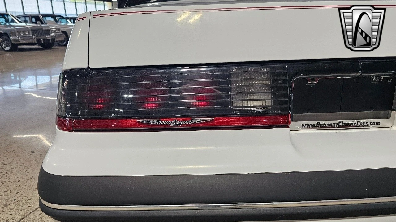 1988 Ford Thunderbird 9th Gen - Image 15 of 21