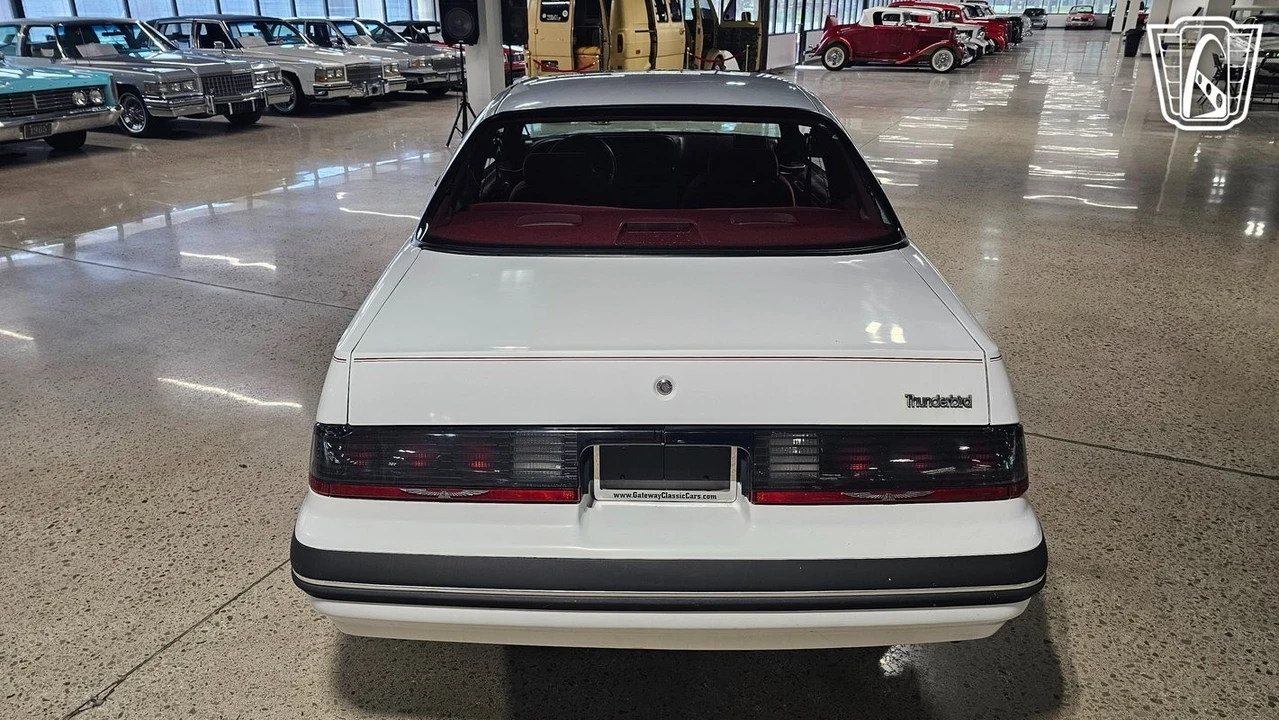 1988 Ford Thunderbird 10th Gen - Image 10 of 21