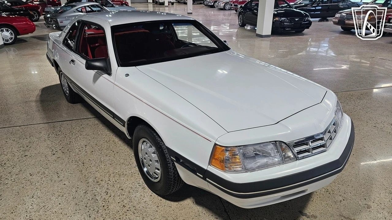 1988 Ford Thunderbird 10th Gen - Image 16 of 21