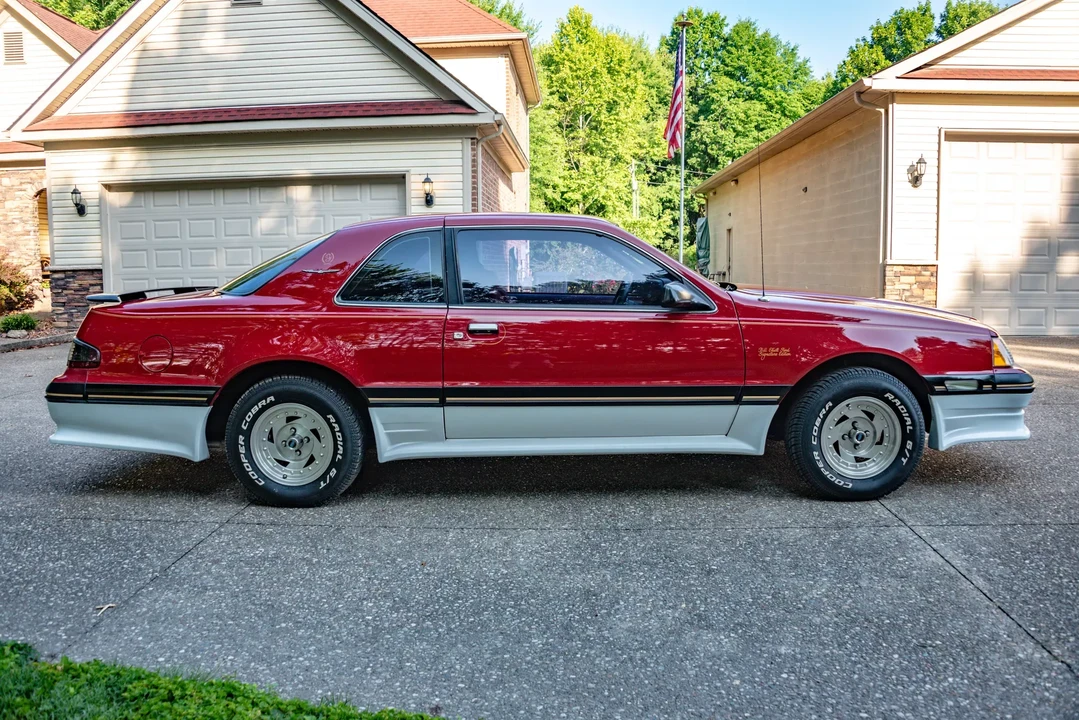 1988 Ford Thunderbird 9th Gen - Image 2 of 30