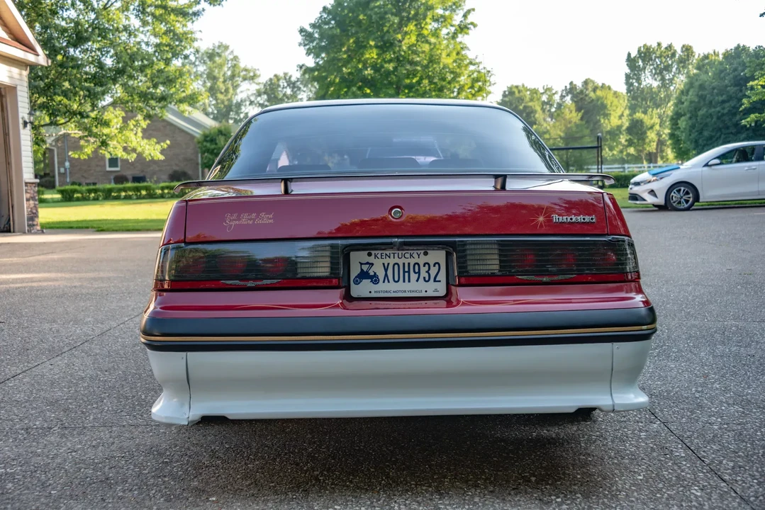 1988 Ford Thunderbird 9th Gen - Image 4 of 30