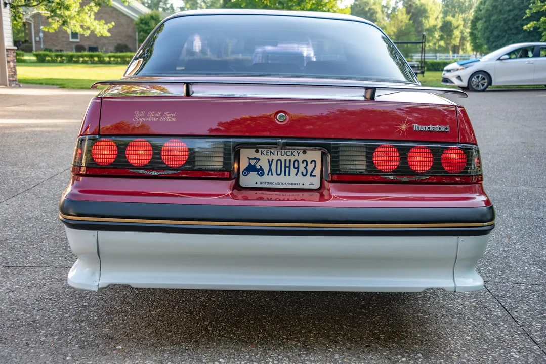 1988 Ford Thunderbird 9th Gen - Image 5 of 30