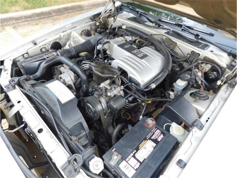 1988 Ford Thunderbird 9th Gen - Image 5 of 31