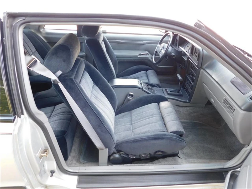 1988 Ford Thunderbird 9th Gen - Image 17 of 31