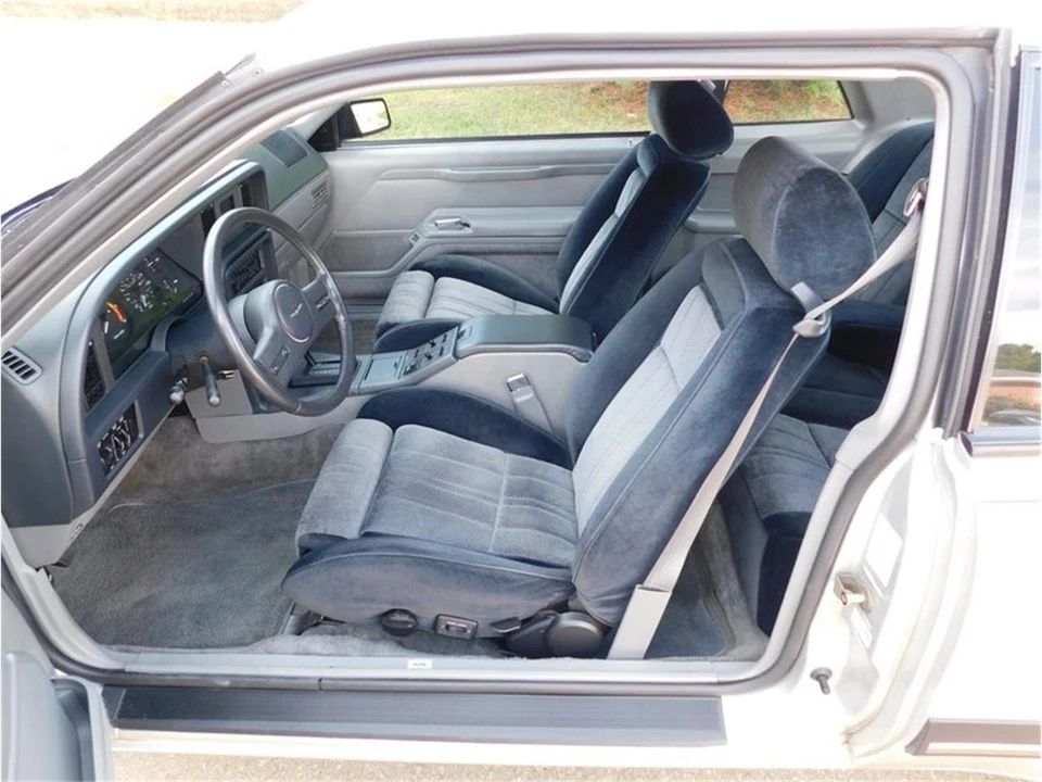 1988 Ford Thunderbird 9th Gen - Image 13 of 31