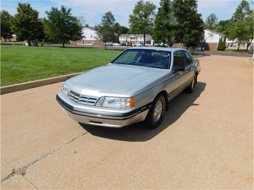 1988 Ford Thunderbird 9th Gen - Image 2 of 31