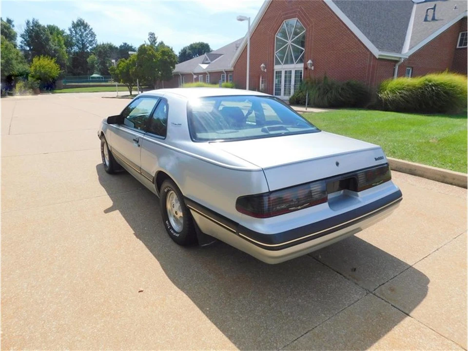 1988 Ford Thunderbird 9th Gen - Image 10 of 31
