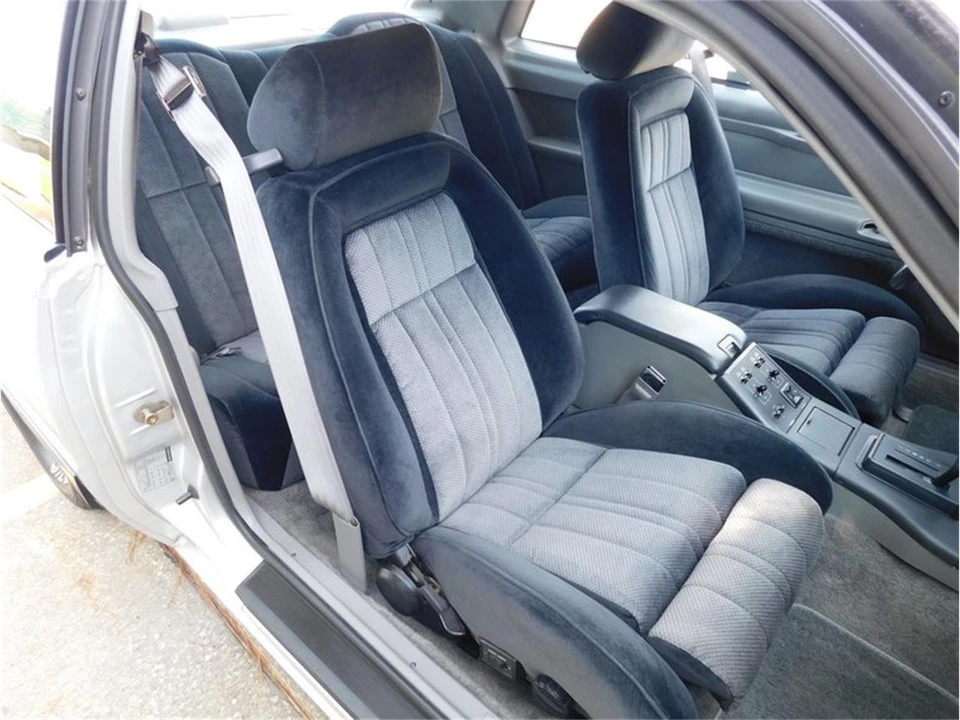 1988 Ford Thunderbird 9th Gen - Image 18 of 31