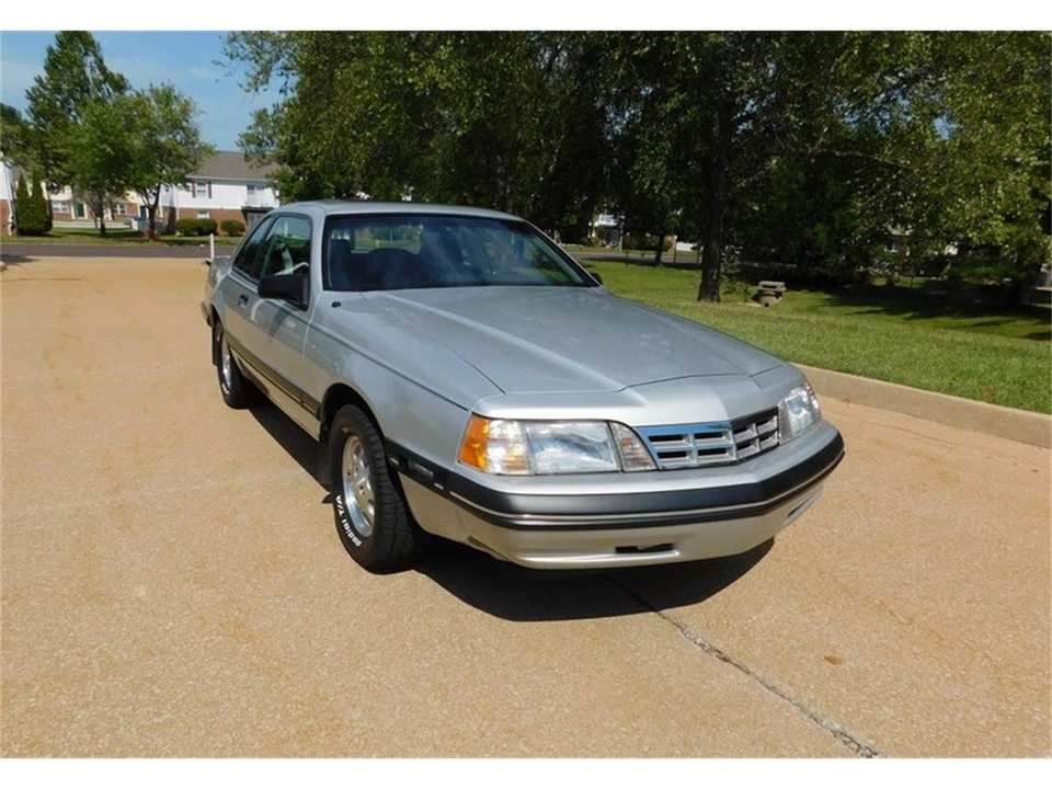 1988 Ford Thunderbird 9th Gen - Image 23 of 31