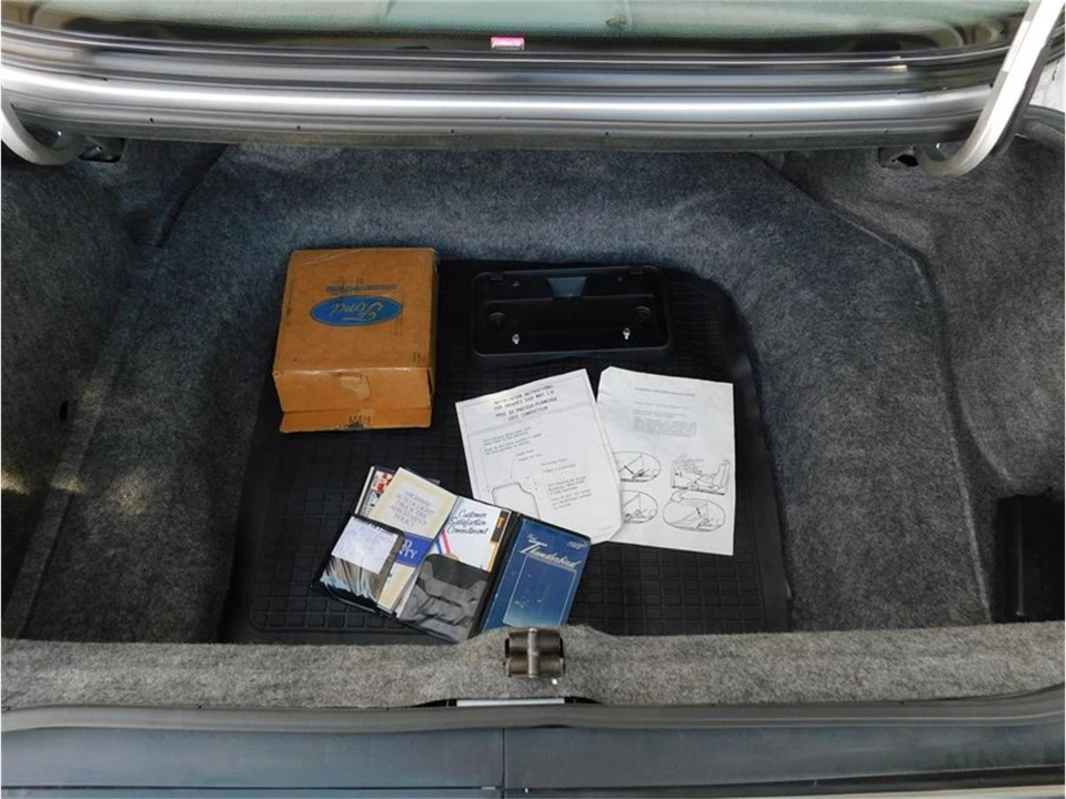 1988 Ford Thunderbird 9th Gen - Image 19 of 31