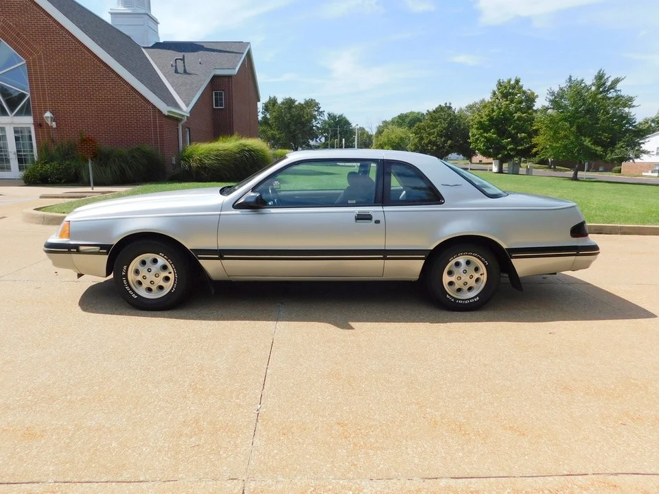 1988 Ford Thunderbird 9th Gen - Image 11 of 31