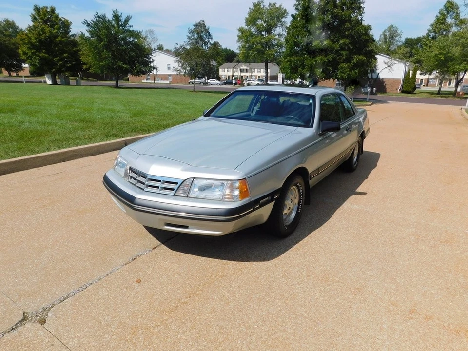 1988 Ford Thunderbird 9th Gen - Image 2 of 31