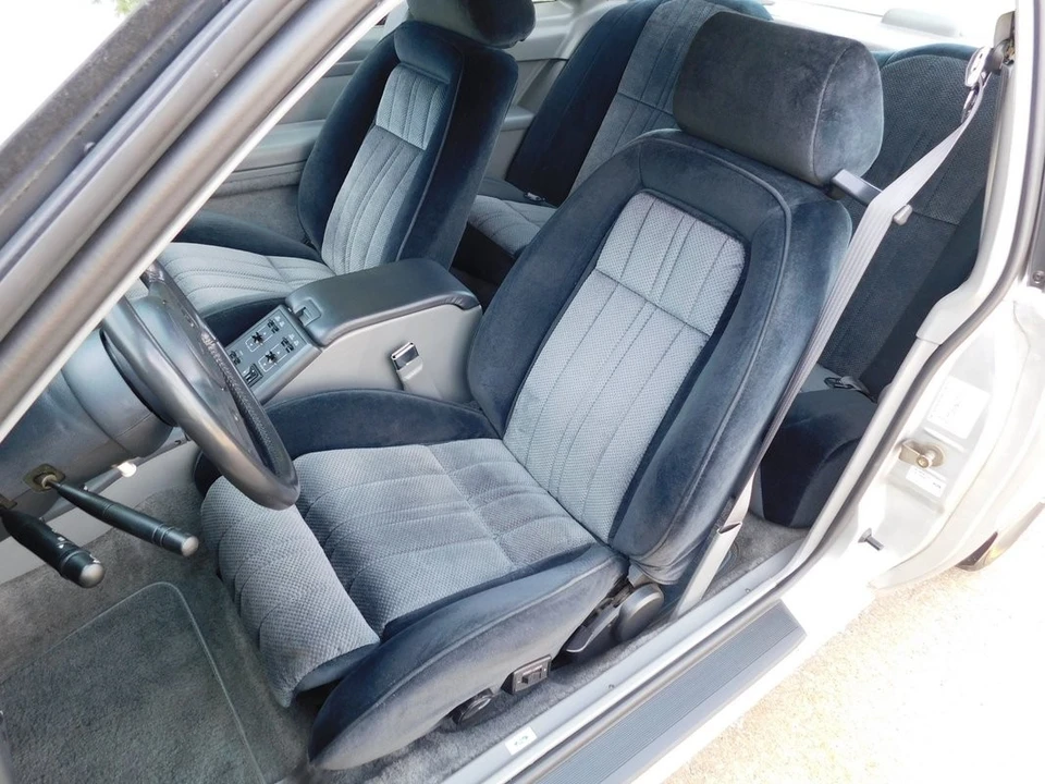1988 Ford Thunderbird 9th Gen - Image 14 of 31