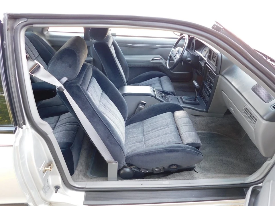 1988 Ford Thunderbird 9th Gen - Image 17 of 31