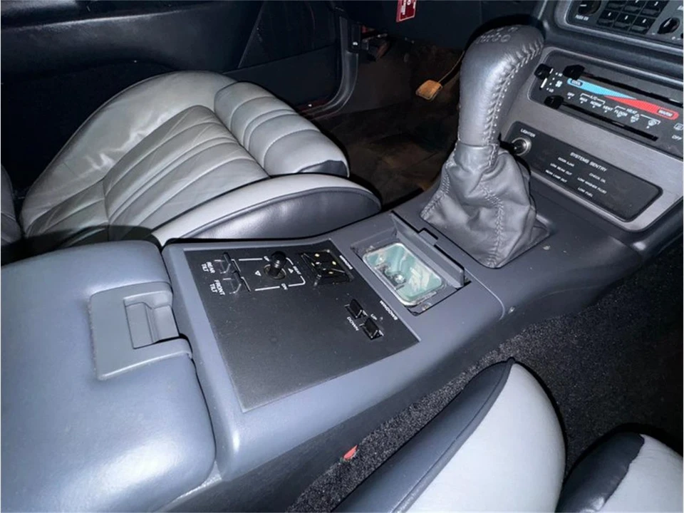 1988 Ford Thunderbird 9th Gen - Image 23 of 31