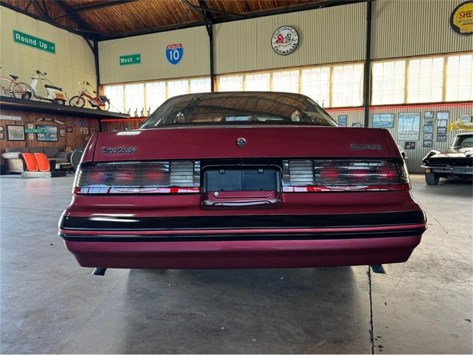 1988 Ford Thunderbird 9th Gen - Image 5 of 31