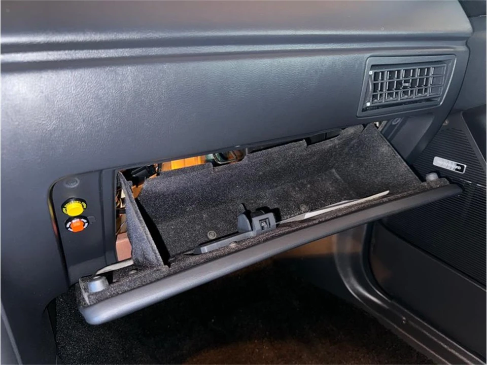 1988 Ford Thunderbird 9th Gen - Image 16 of 31