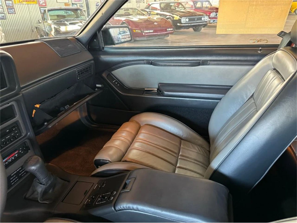 1988 Ford Thunderbird 9th Gen - Image 17 of 31