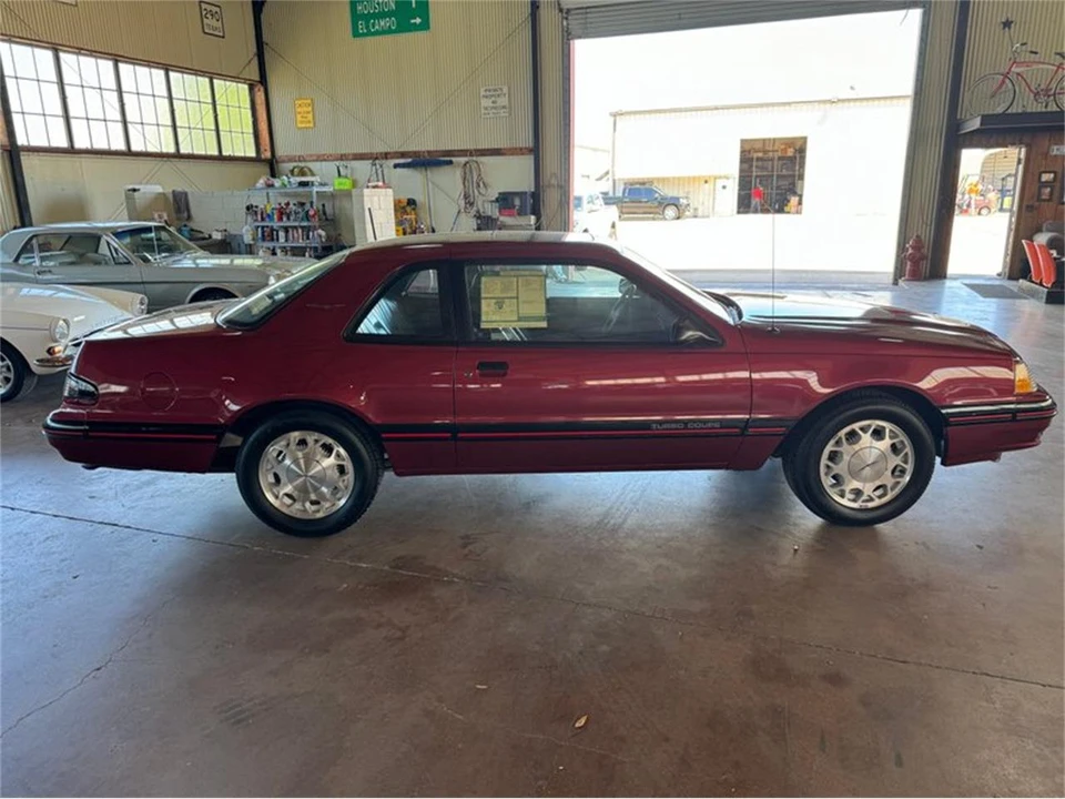 1988 Ford Thunderbird 9th Gen - Image 7 of 31