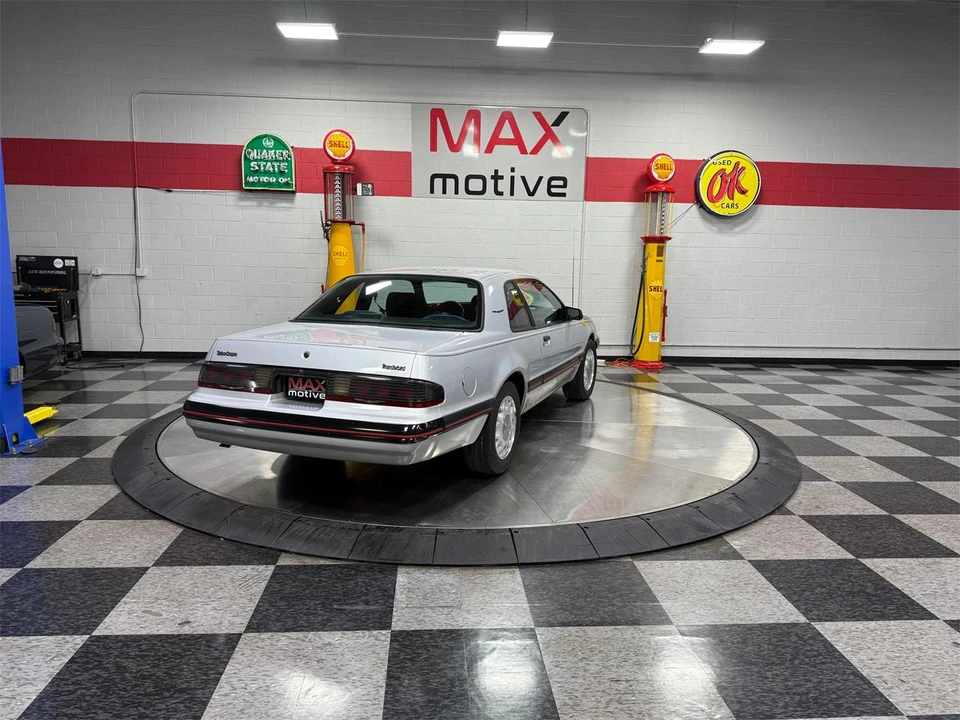 1988 Ford Thunderbird 9th Gen - Image 15 of 31