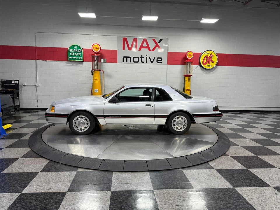 1988 Ford Thunderbird 9th Gen - Image 9 of 31
