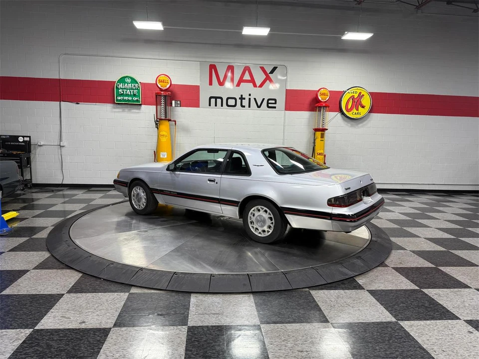 1988 Ford Thunderbird 9th Gen - Image 11 of 31