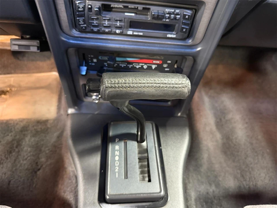 1988 Ford Thunderbird 9th Gen - Image 26 of 31