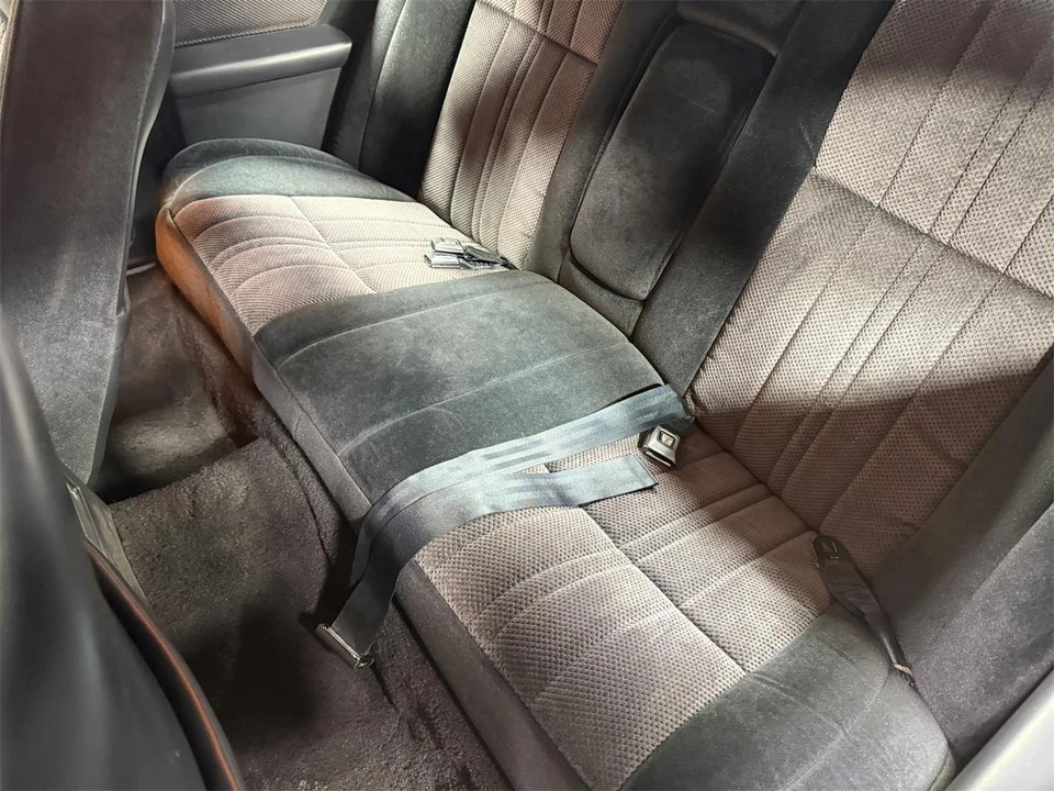 1988 Ford Thunderbird 9th Gen - Image 24 of 31