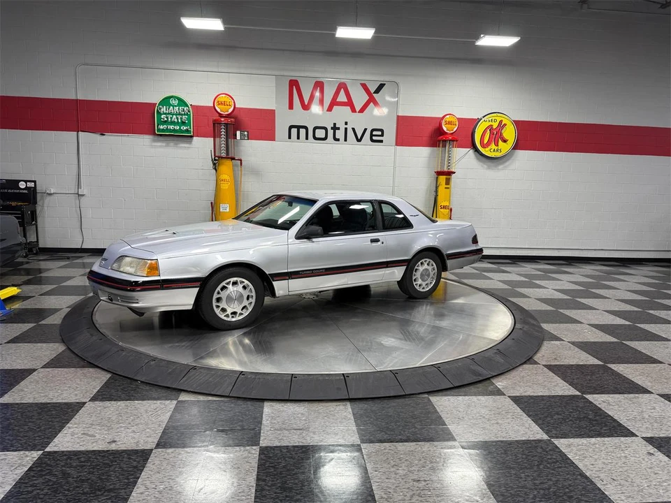 1988 Ford Thunderbird 9th Gen - Image 8 of 31