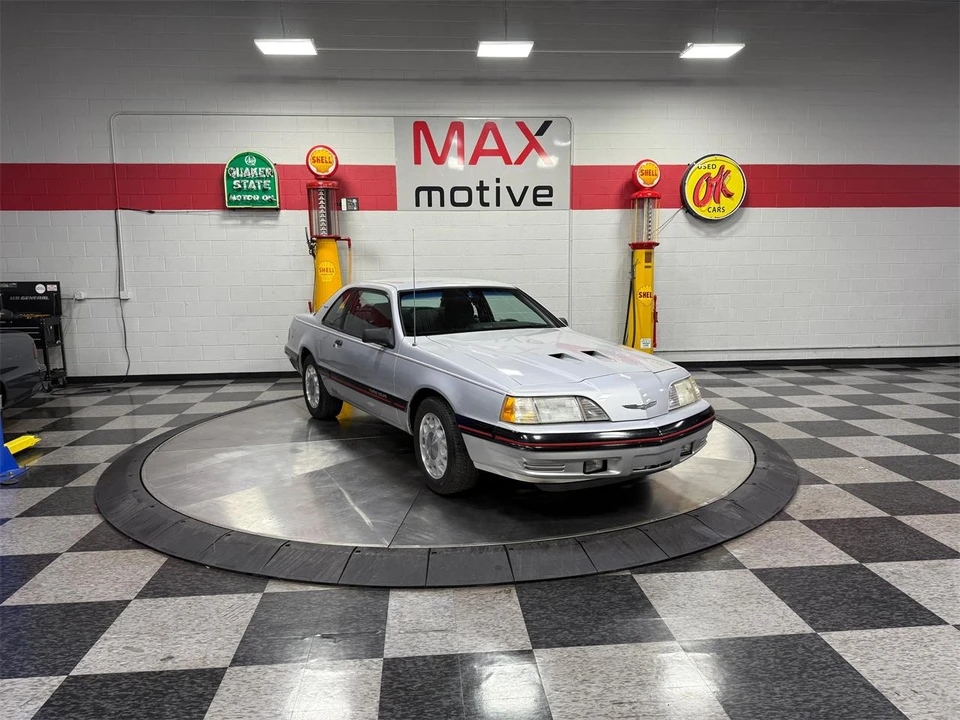 1988 Ford Thunderbird 9th Gen - Image 4 of 31